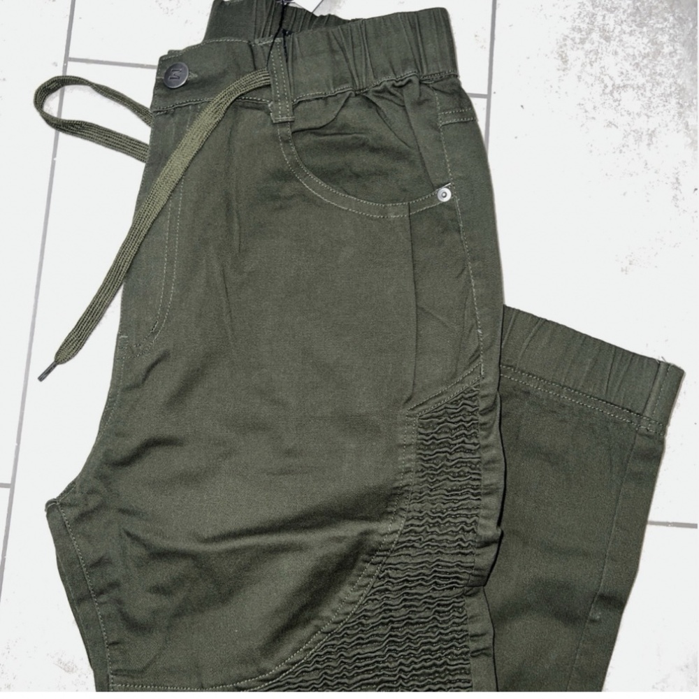M & P Fashion Jogger Cargo Scrubs Dark Green Large Elastic pants NWT (34x32)